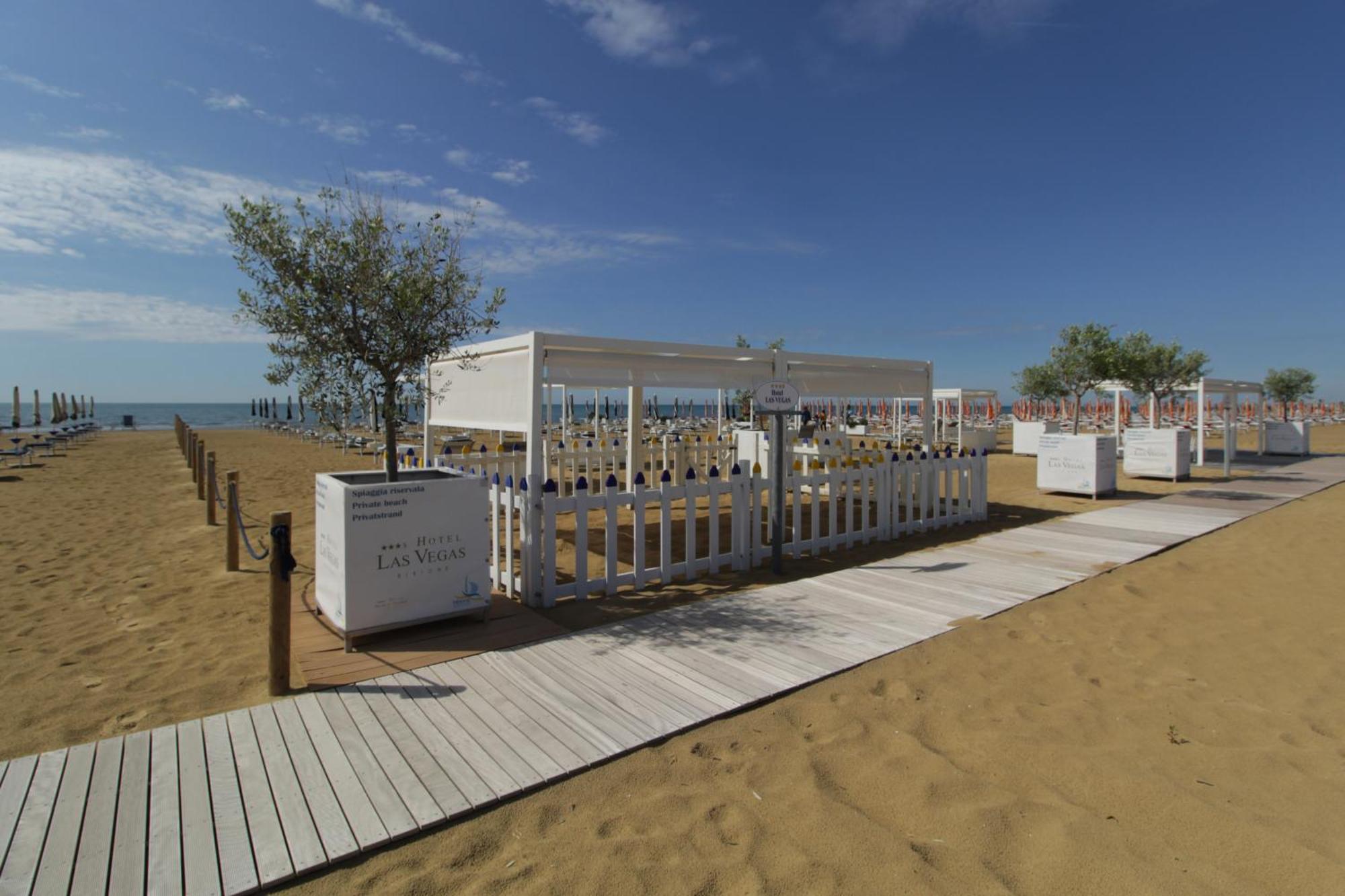 Hotel Las Vegas Бибионе Екстериор снимка